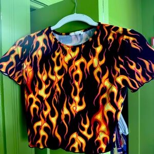Flame print scalloped crop top short sleeve - size small